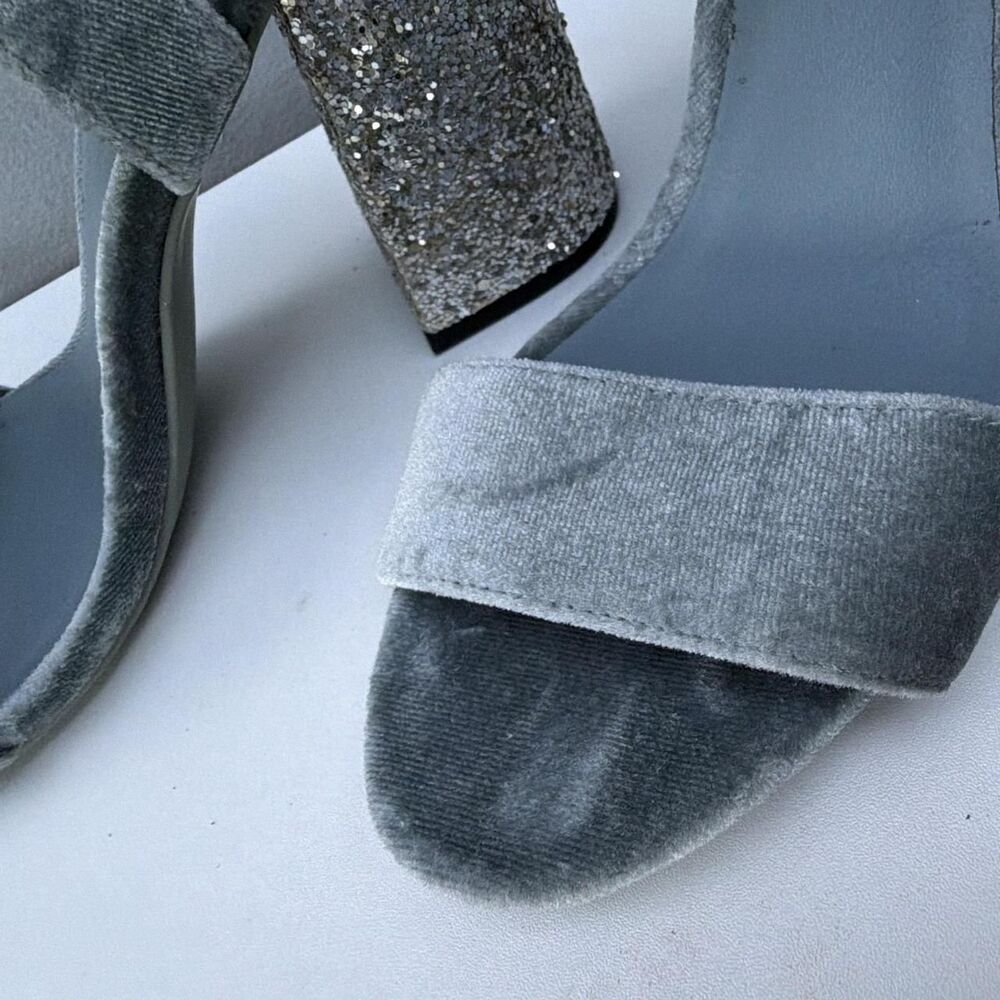H&M Women's 7 Gray Velvet Glitter Block Heel Ankle Strap Sandals Party Y2K - Picture 3 of 8